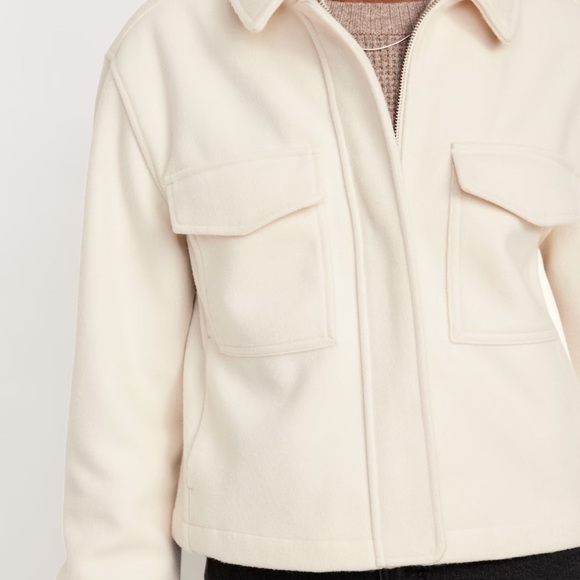 NWT OLD NAVY Relaxed Shirt Jacket Color: Beige Size Medium - Picture 5 of 6